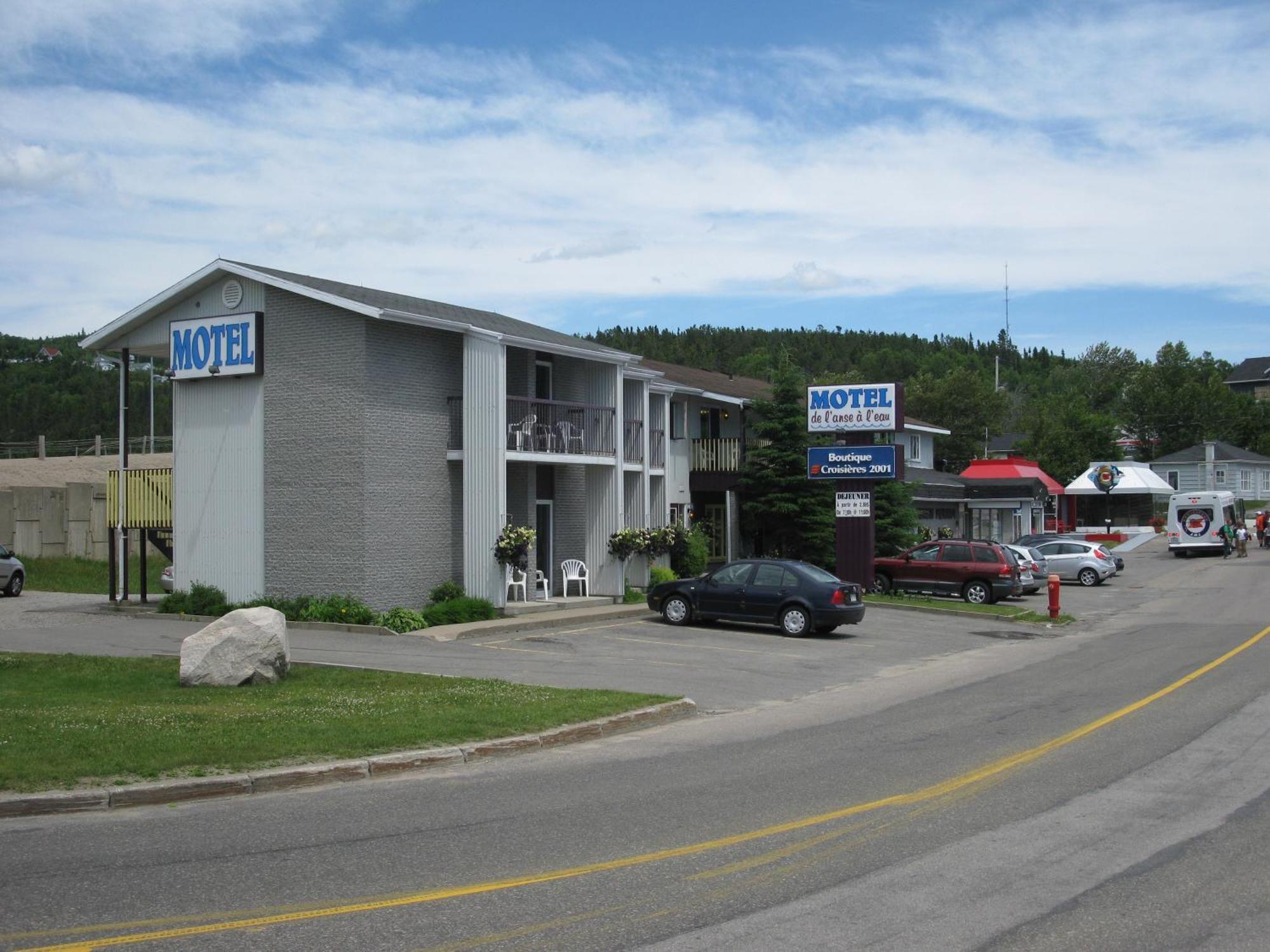 Motel De L'Anse A L'Eau Tadoussac Eksteriør billede
